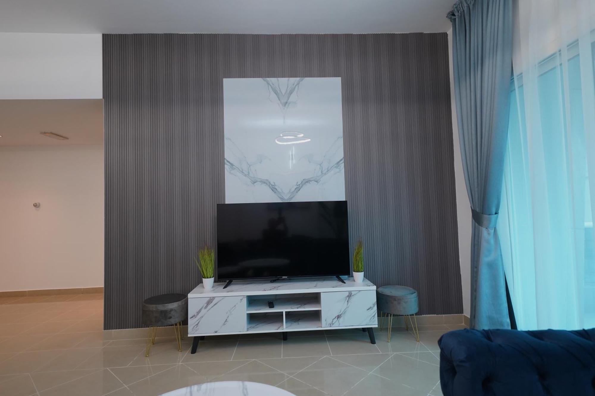 Spacious Modernized 2 Bedroom And Duplex 4 Br By Taskeen Homes Apartment
