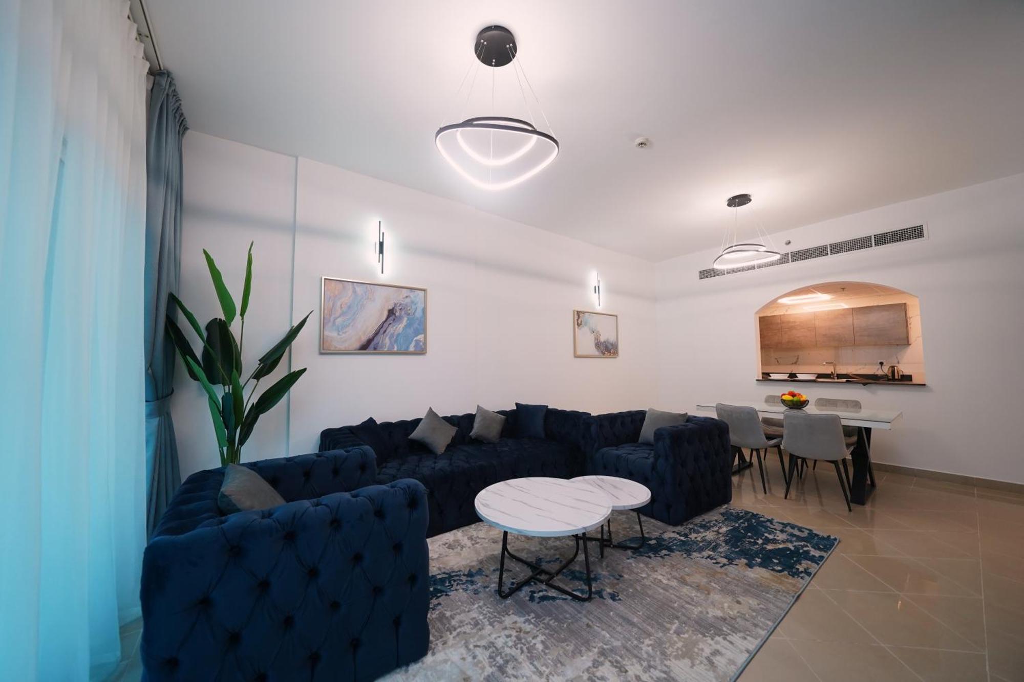 Spacious Modernized 2 Bedroom And Duplex 4 Br By Taskeen Homes Apartment