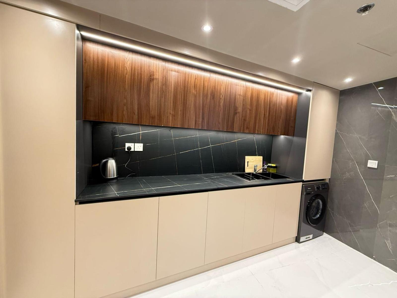 Spacious Modernized 2 Bedroom And Duplex 4 Br By Taskeen Homes Apartment