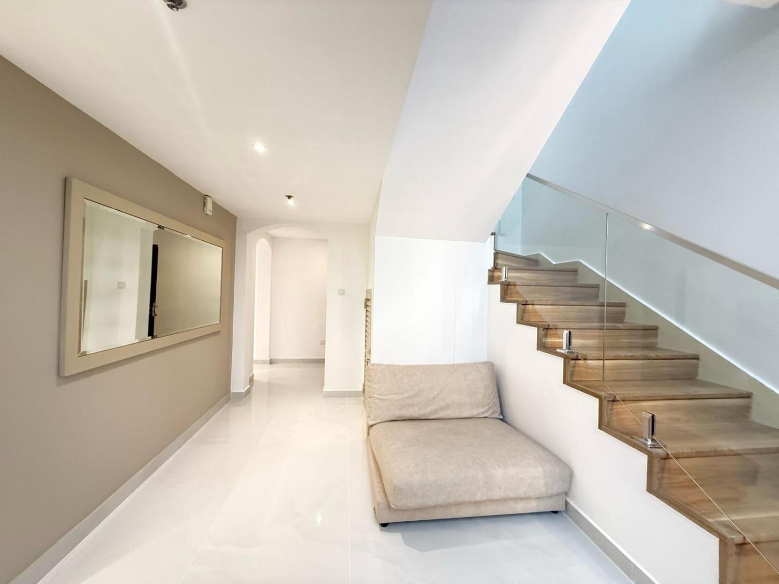 Spacious Modernized 2 Bedroom And Duplex 4 Br By Taskeen Homes Apartment *