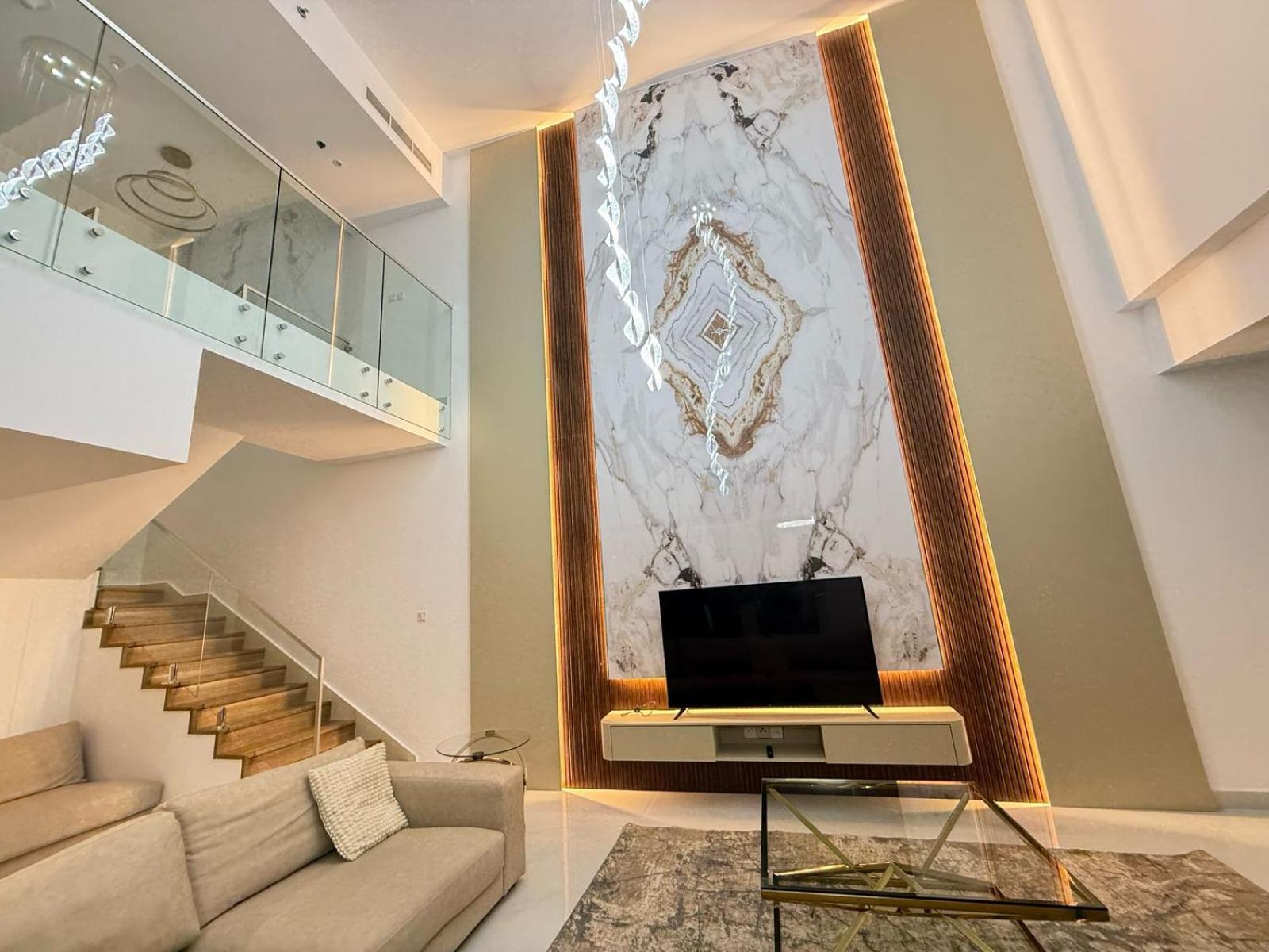 Spacious Modernized 2 Bedroom And Duplex 4 Br By Taskeen Homes * دبي