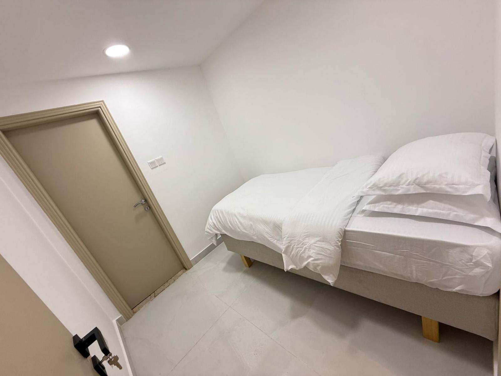 Spacious Modernized 2 Bedroom And Duplex 4 Br By Taskeen Homes